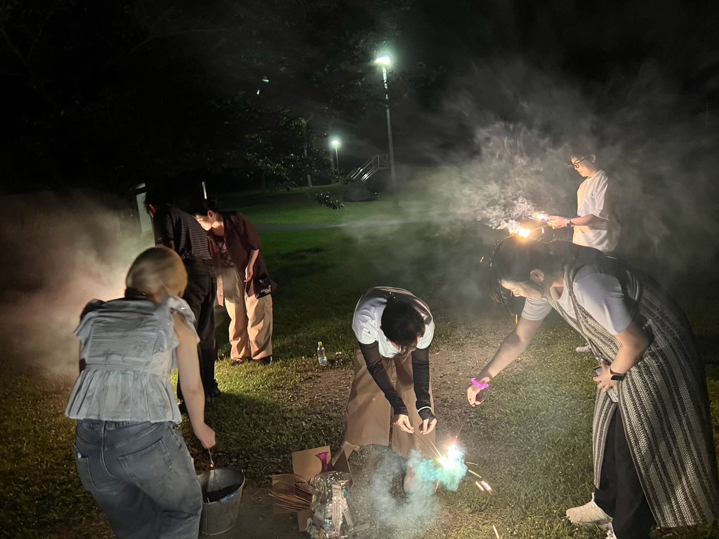 真っ暗な中、花火大会！